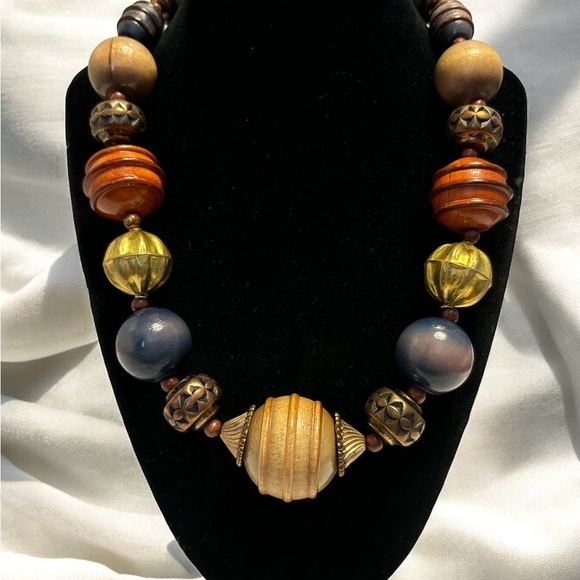 ๐๏ธ3 for$25๐๏ธ Gold Tone Chunky Wood-look Boho Design Necklace 19-1/2โ - Picture 1 of 7